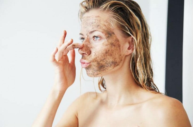 Αυτό είναι το scrub που θα σας κάνει τέλεια επιδερμίδα στο λεπτό!