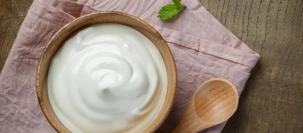 Εσείς γνωρίζετε τις «θαυματουργές» ιδιότητες που έχει το γιαούρτι ως… καλλυντικό;