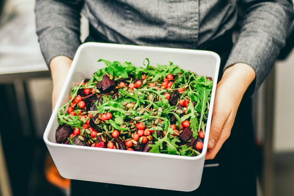 Το dressing στη σαλάτα που υπόσχεται μακροζωία. Αντίο φλεγμονές