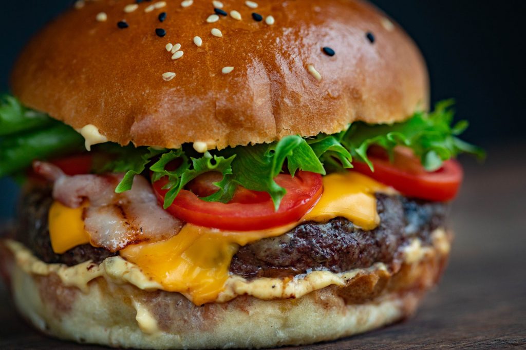 Επιθυμία για burger και κρέας: Να σε ποιο στοιχείο μπορεί να έχεις έλλειψη