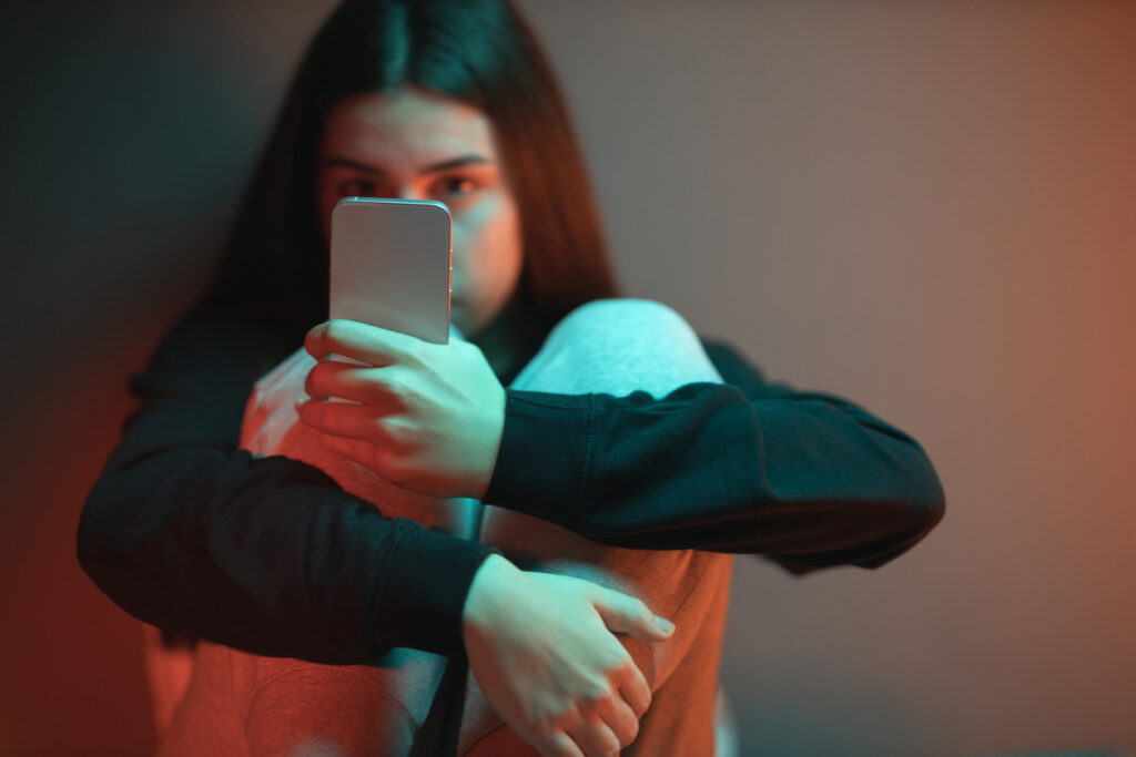 Μητέρα της χρονιάς: Έφηβη ανακάλυψε ότι το online bullying που ζούσε για μήνες, το έκανε η μητέρα της!