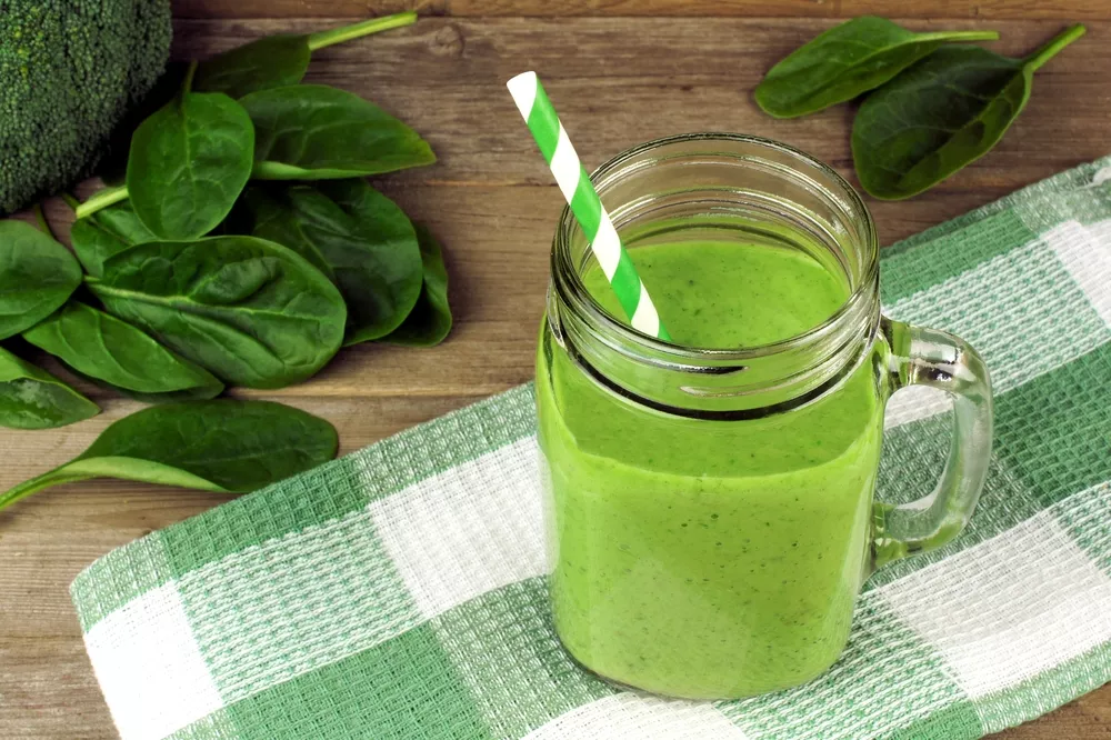 2 εύκολα detox smoothies για μετά τις γιορτές