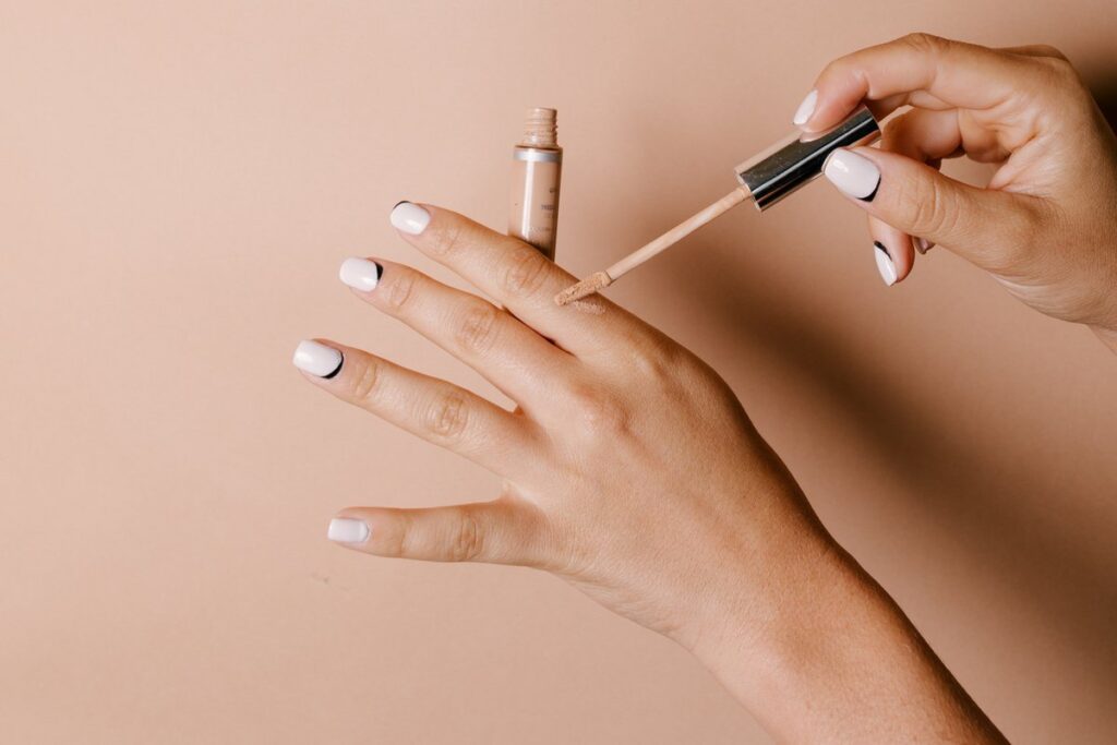 Το κόλπο με το concealer για τις ρυτίδες έκφρασης
