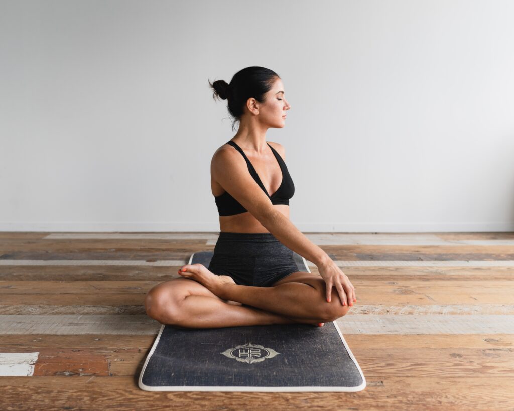 Το 10λεπτο πρόγραμμα pilates που θα σου αλλάξει όλη την καθημερινότητα – Μην το αμελήσεις