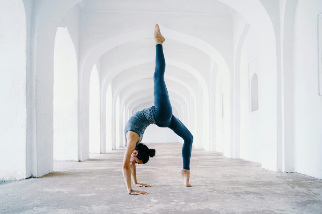 Ήξερες πως η yoga ωφελεί σοβαρά την καρδιά;