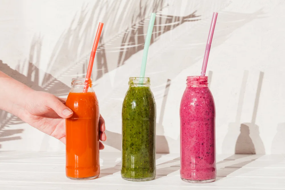 3 δροσερά smoothies για να την παλέψεις με τον καύσωνα