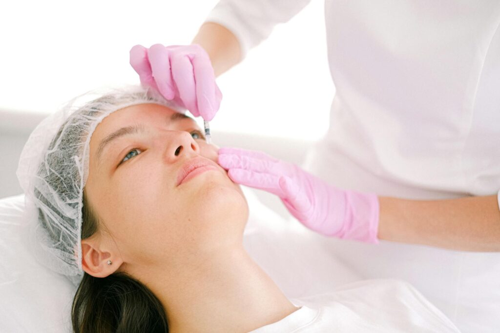 Υαλουρονικό οξύ vs Σκουαλάνιο: Ποιο skincare συστατικό είναι πιο ενυδατικό
