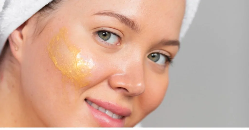 ΤΑ ΚΑΛΥΤΕΡΑ ΦΥΣΙΚΑ PEELING ΓΙΑ ΛΑΜΨΗ ΤΟ ΦΘΙΝΟΠΩΡΟ